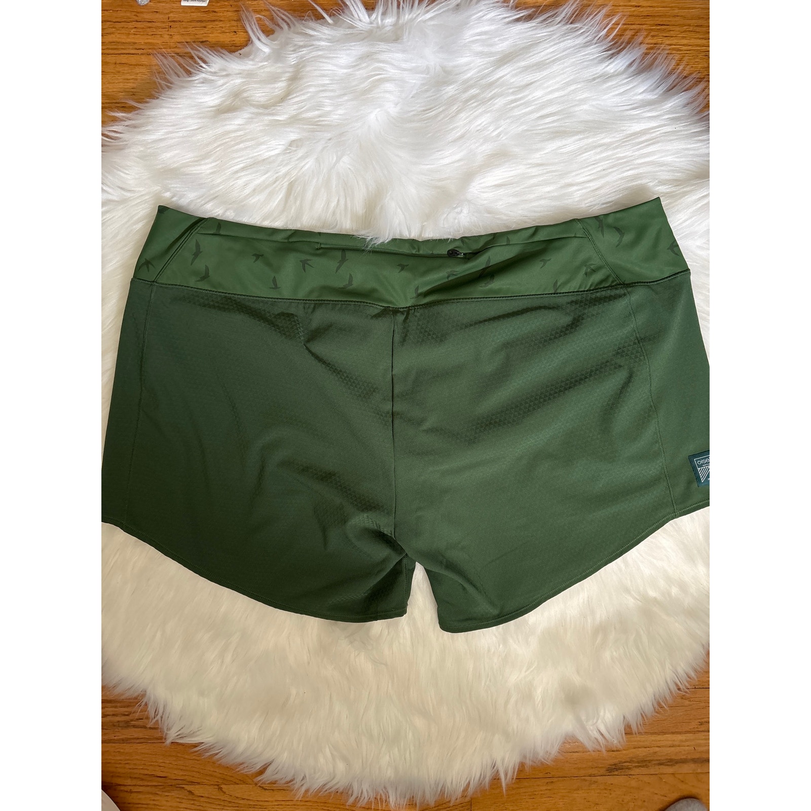 Oiselle Nwt Long Roga Running Shorts Size 24/26 Lush Green — image 3 of 7